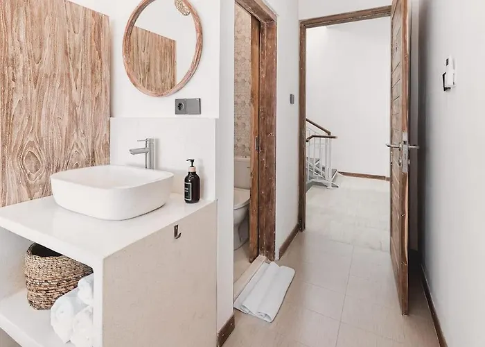 Villa The Roof With Stunning View In Canggu (Bali)